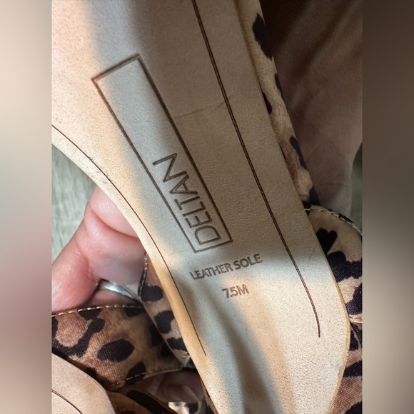 Deltan Makenna Jaguar Print Ankle Wrap
Dress Sandals women size 7.5 - Picture 8 of 17